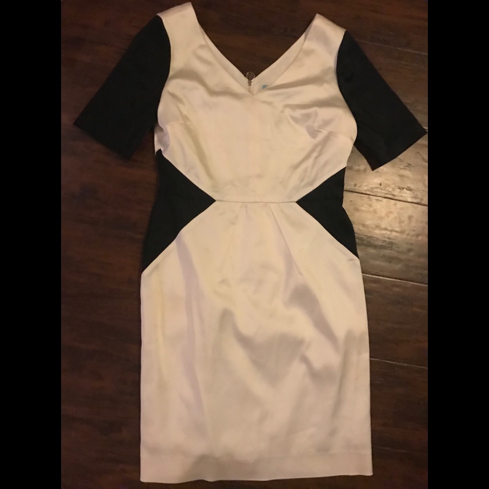 Antonio Melani Size 8 Satin type dress